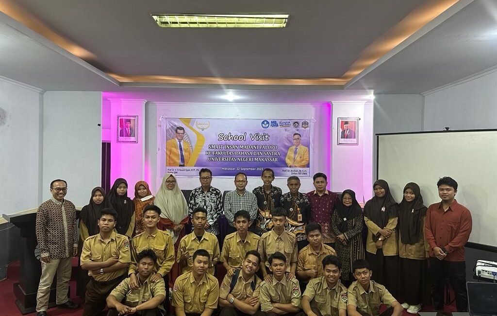 Kunjungan SMAIT di UNM